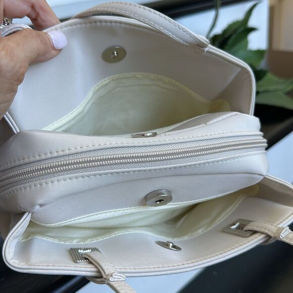 Frankie & Johnnie Nylon Crossbody Shoulder Satchel Purse Neutral new - Picture 9 of 10